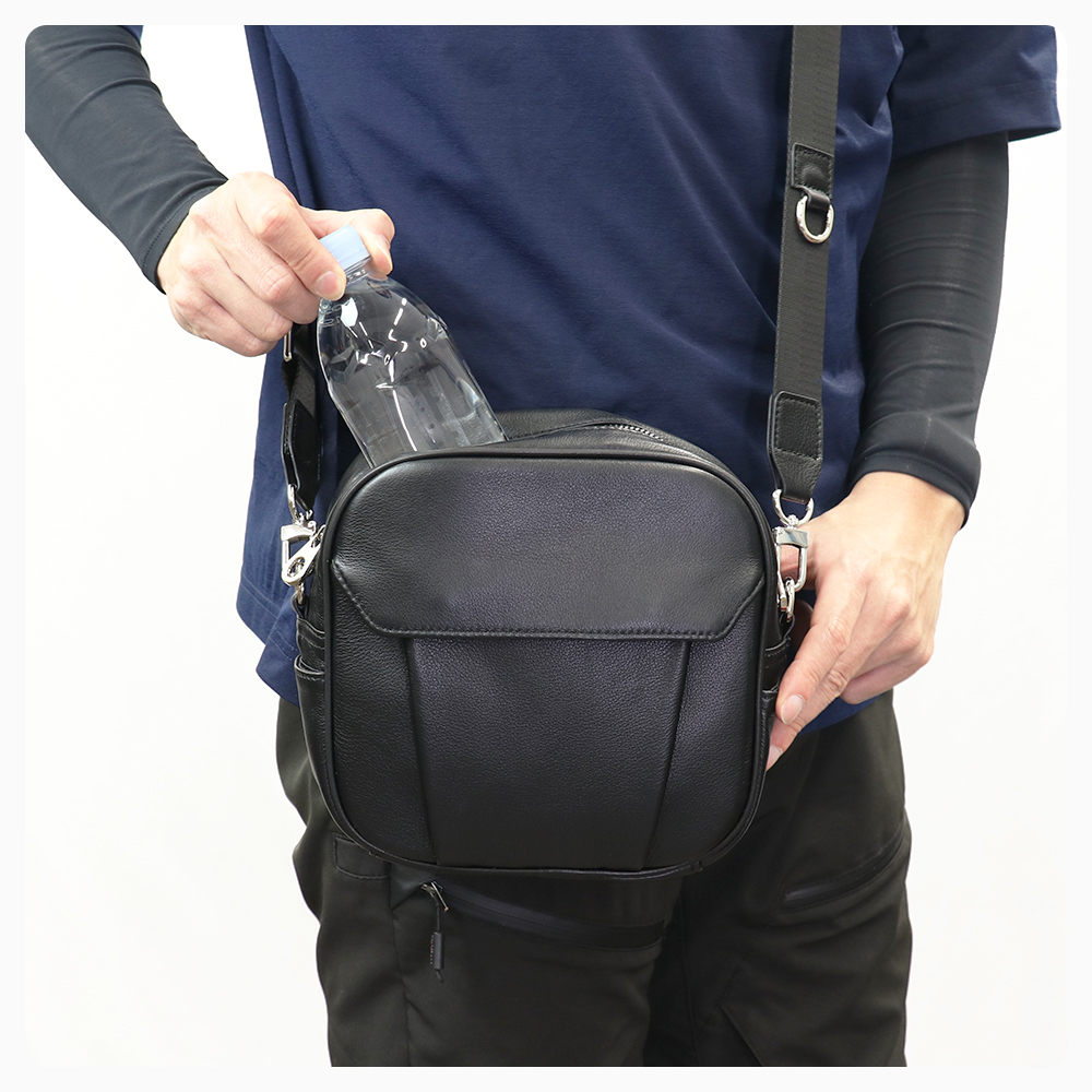 LOOF 2WAY本革ショルダーバッグ 肩掛け・斜め掛け・リュックにもなる本革バッグ [ブラック]