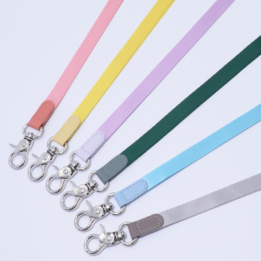 LOOF ID PASS-CASE 縦横選べる本革IDカードケース カード IDケース idケース パスケース 本革 レザー ストラップ 縦型 横型 タテ ヨコ 落下防止 透明 社員証 ケース カード 入館証 定期入れ 保護者カード Suica PASMO 名刺 推し活