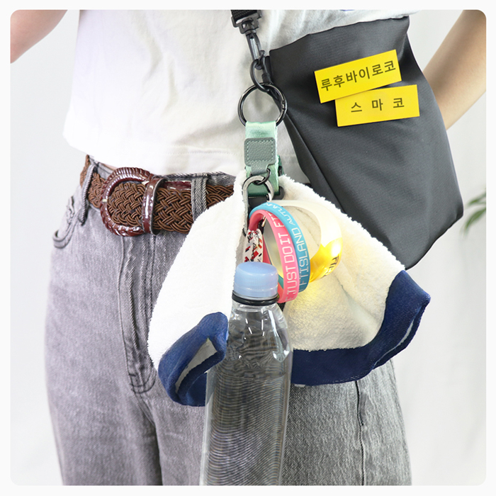 LOOF ジャケットホルダー 上着ホルダー スーツケース 手ぶら バッグ ストラップ 荷物 ひとまとめ マフラー ストール お土産 タオル ラゲッジフック キャリーケース 旅行 おでかけ 持ち歩き ランドセル コート 落ちない カラビナ 便利グッズ シンプル 兼用