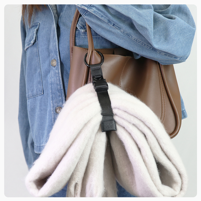 LOOF ジャケットホルダー 上着ホルダー スーツケース 手ぶら バッグ ストラップ 荷物 ひとまとめ マフラー ストール お土産 タオル ラゲッジフック キャリーケース 旅行 おでかけ 持ち歩き ランドセル コート 落ちない カラビナ 便利グッズ シンプル 兼用